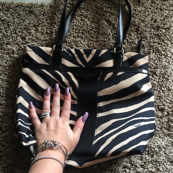 Authentic coach purse - Picture 3 of 5